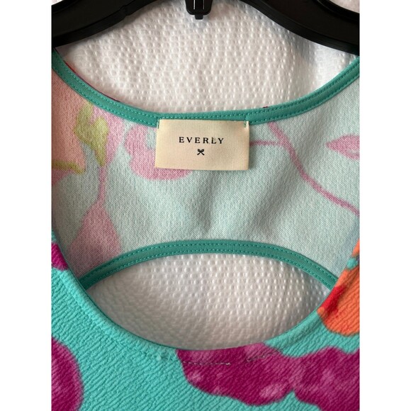Everly dress size small - Picture 3 of 5